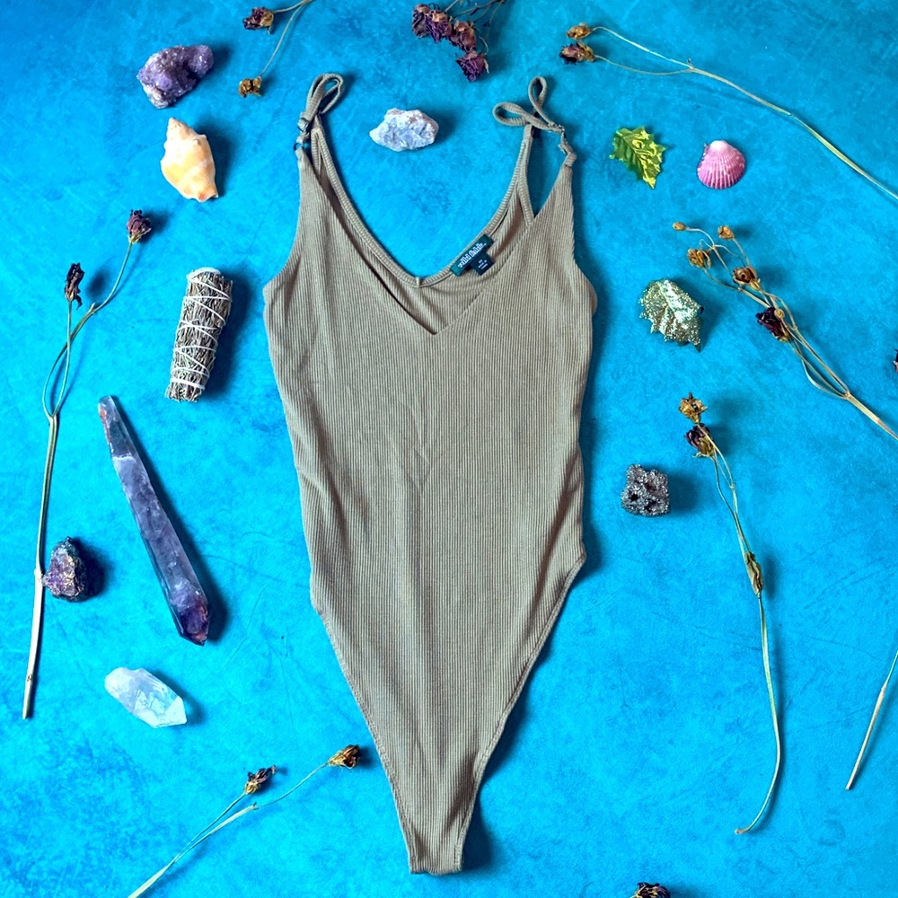 NWOT 🍃 BodySuit✨